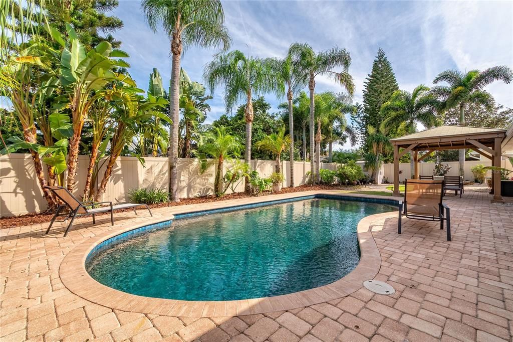 Activo con contrato: $692,500 (4 camas, 2 baños, 2826 Pies cuadrados)