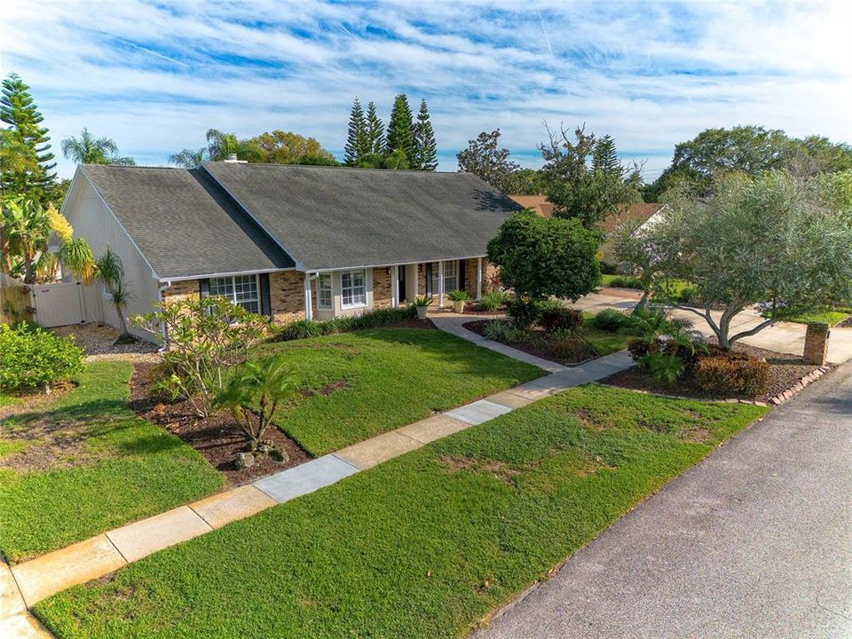 Activo con contrato: $692,500 (4 camas, 2 baños, 2826 Pies cuadrados)