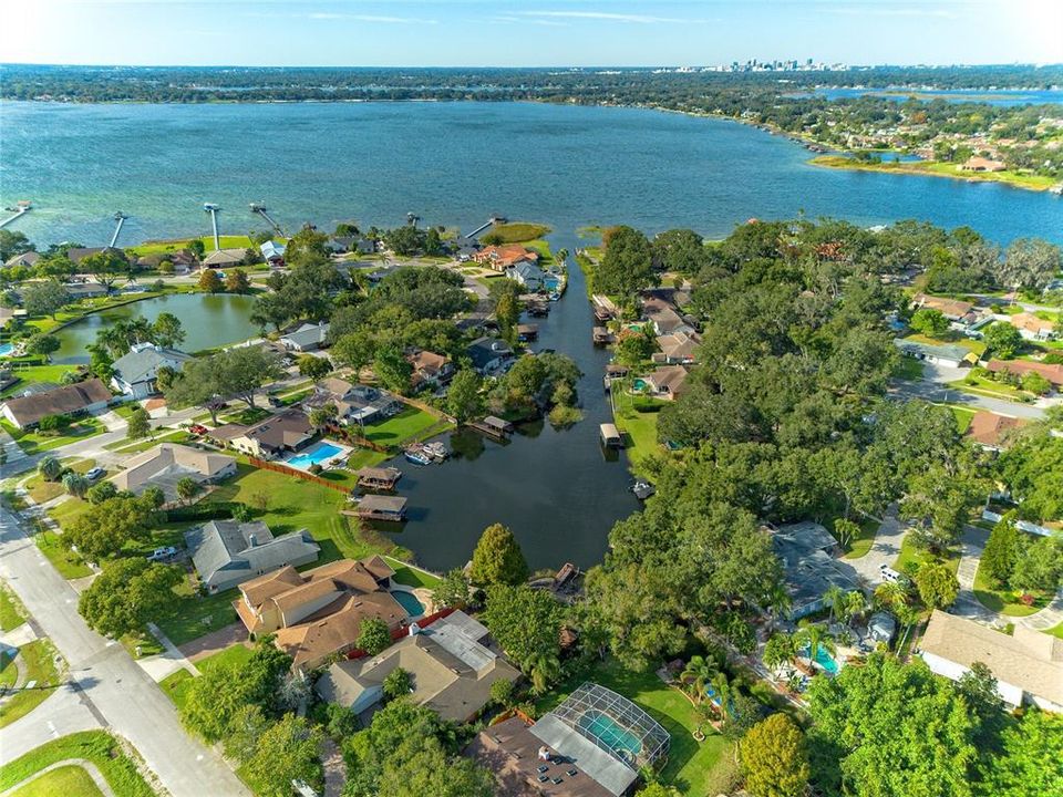 Activo con contrato: $692,500 (4 camas, 2 baños, 2826 Pies cuadrados)