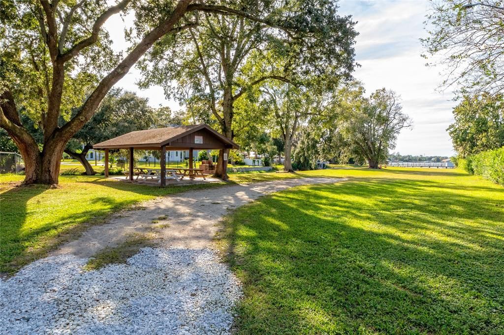 Activo con contrato: $692,500 (4 camas, 2 baños, 2826 Pies cuadrados)