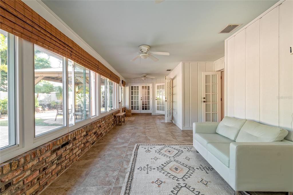 Activo con contrato: $692,500 (4 camas, 2 baños, 2826 Pies cuadrados)