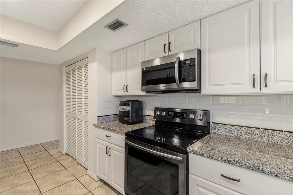 En Venta: $200,000 (2 camas, 2 baños, 2272 Pies cuadrados)