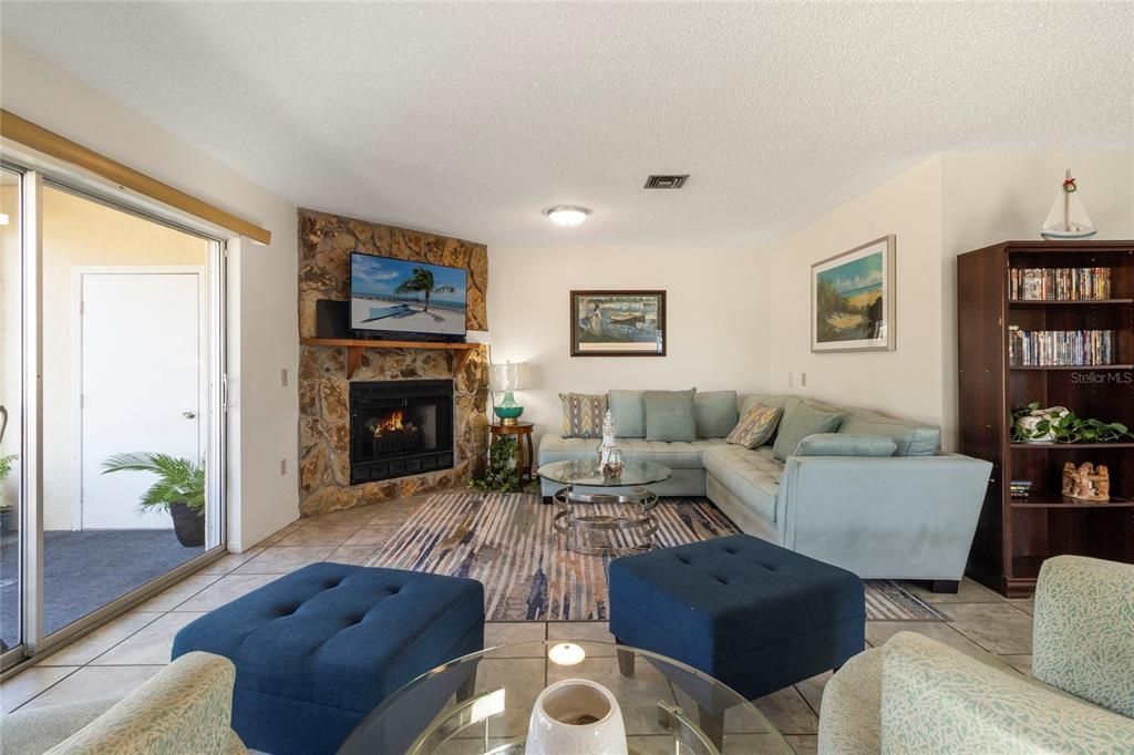 En Venta: $200,000 (2 camas, 2 baños, 2272 Pies cuadrados)