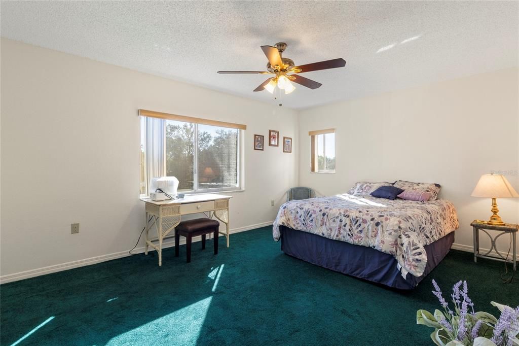 En Venta: $200,000 (2 camas, 2 baños, 2272 Pies cuadrados)