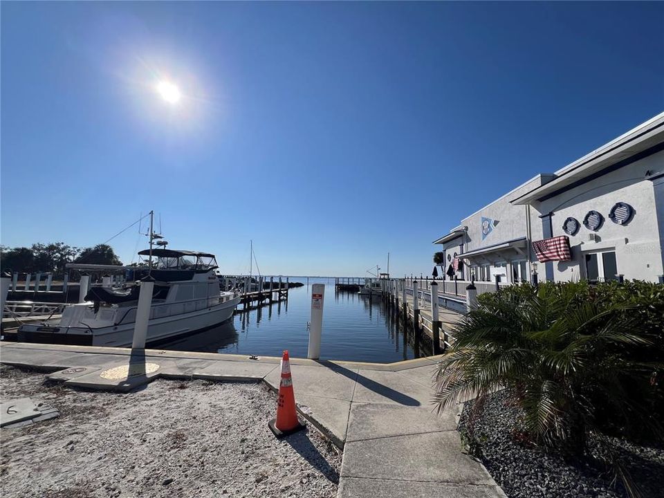 En Venta: $200,000 (2 camas, 2 baños, 2272 Pies cuadrados)