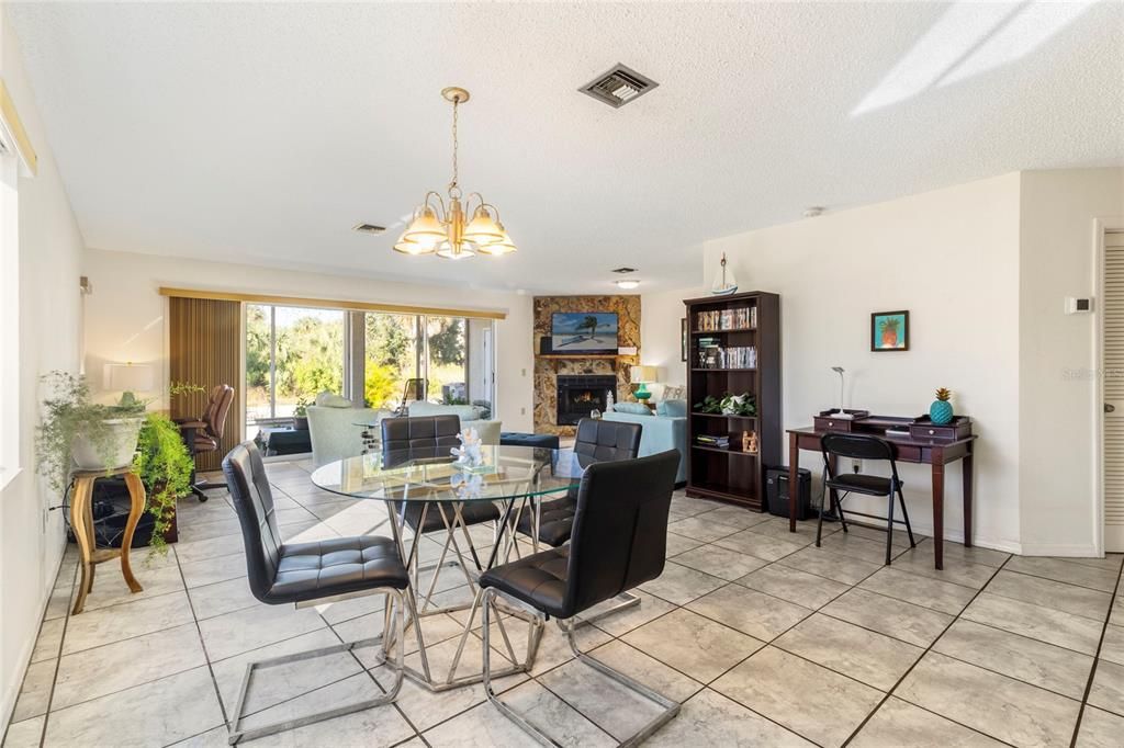 En Venta: $200,000 (2 camas, 2 baños, 2272 Pies cuadrados)