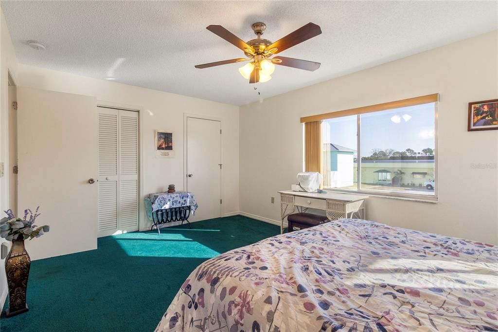 En Venta: $200,000 (2 camas, 2 baños, 2272 Pies cuadrados)