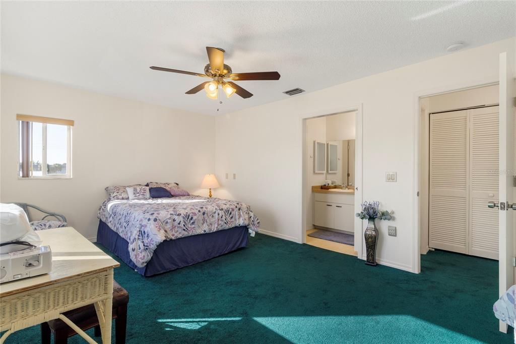 En Venta: $200,000 (2 camas, 2 baños, 2272 Pies cuadrados)