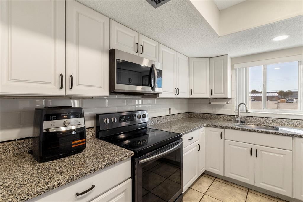 En Venta: $200,000 (2 camas, 2 baños, 2272 Pies cuadrados)