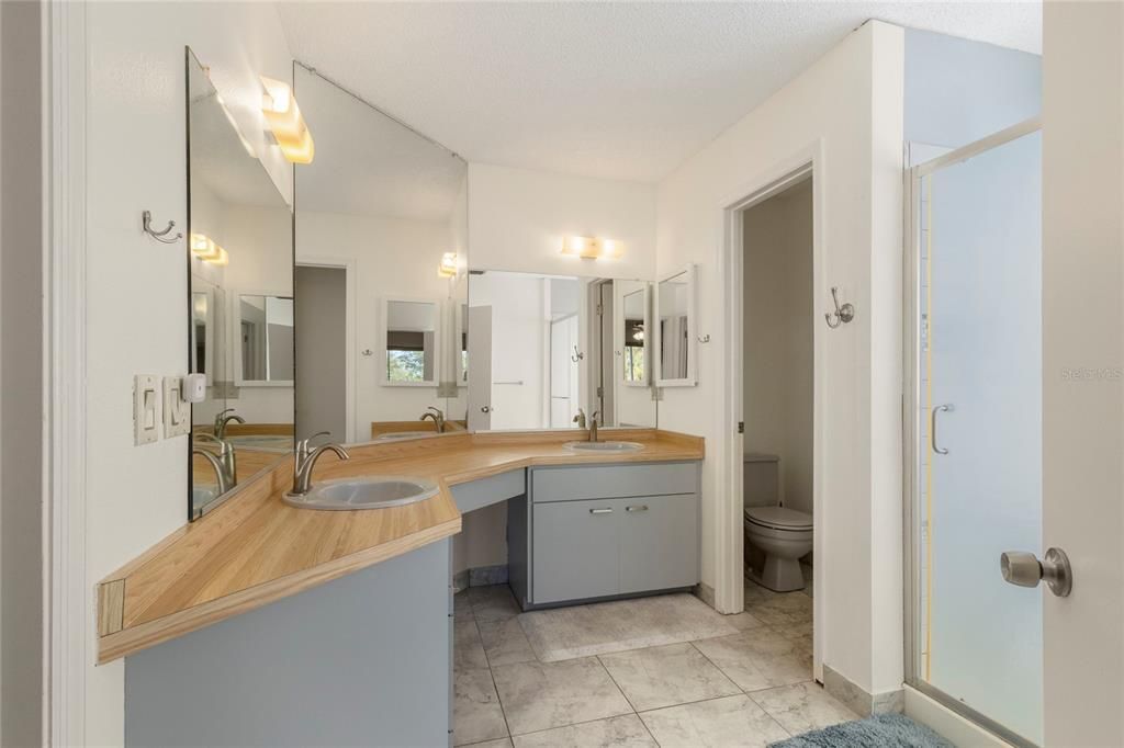 En Venta: $200,000 (2 camas, 2 baños, 2272 Pies cuadrados)