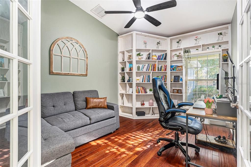 待售: $360,000 (4 贝兹, 2 浴室, 1484 平方英尺)