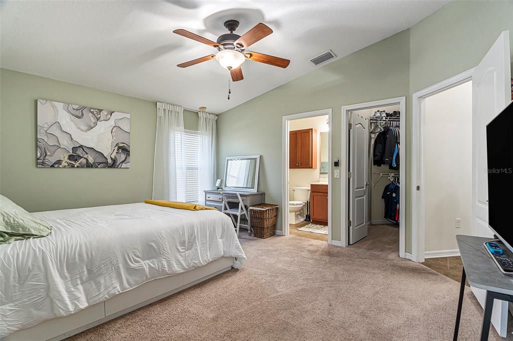 待售: $360,000 (4 贝兹, 2 浴室, 1484 平方英尺)