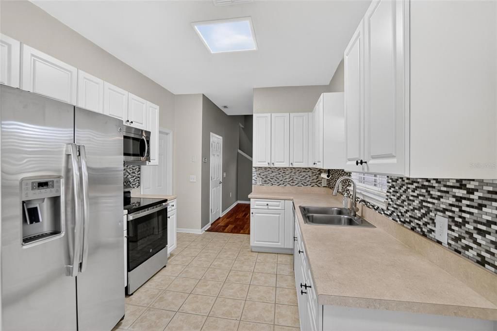 待售: $315,000 (3 贝兹, 2 浴室, 1855 平方英尺)