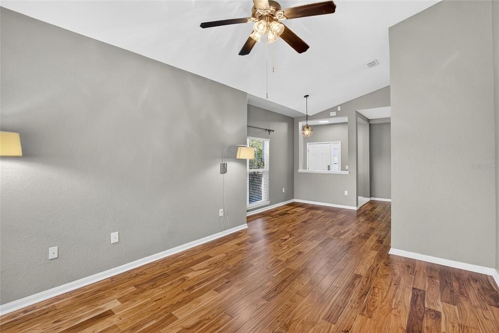 待售: $315,000 (3 贝兹, 2 浴室, 1855 平方英尺)