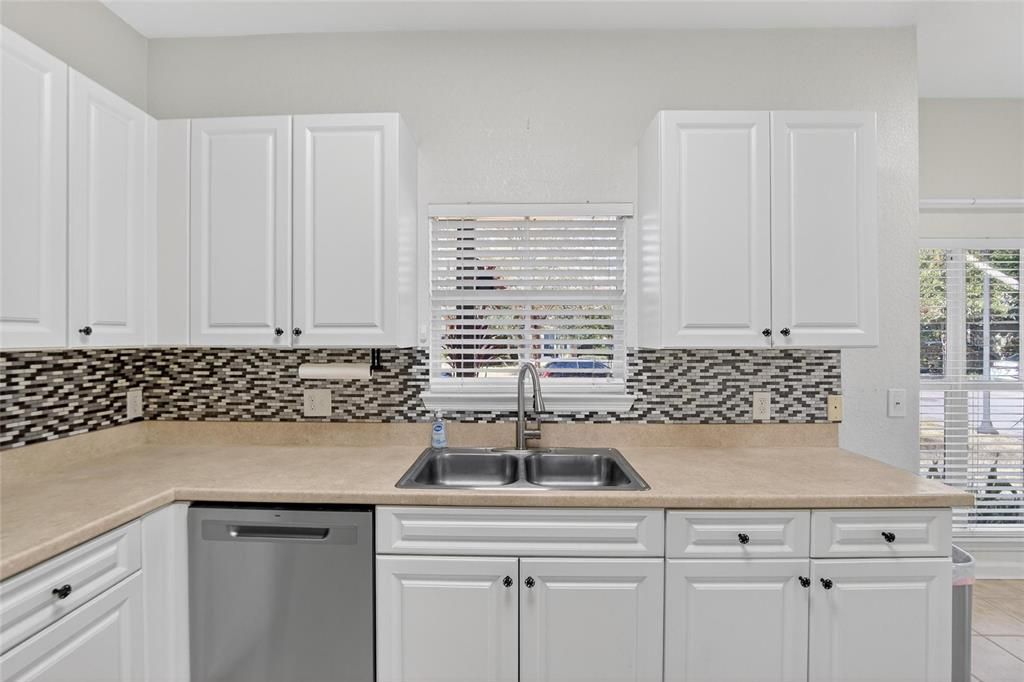 待售: $315,000 (3 贝兹, 2 浴室, 1855 平方英尺)