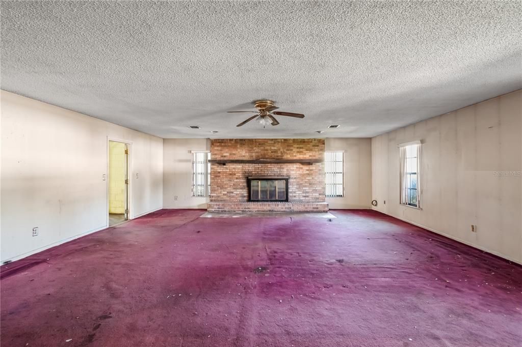 For Sale: $165,000 (4 beds, 2 baths, 2478 Square Feet)