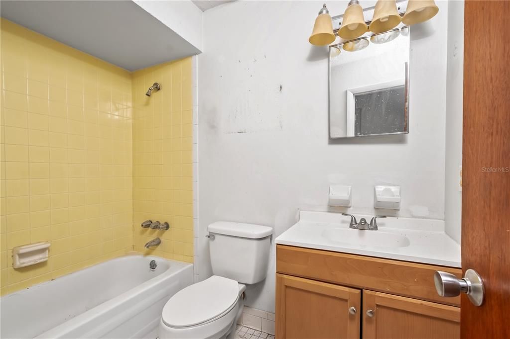 For Sale: $165,000 (4 beds, 2 baths, 2478 Square Feet)