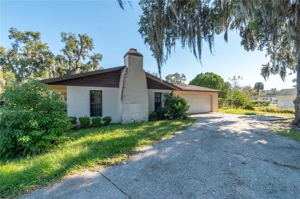 For Sale: $165,000 (4 beds, 2 baths, 2478 Square Feet)