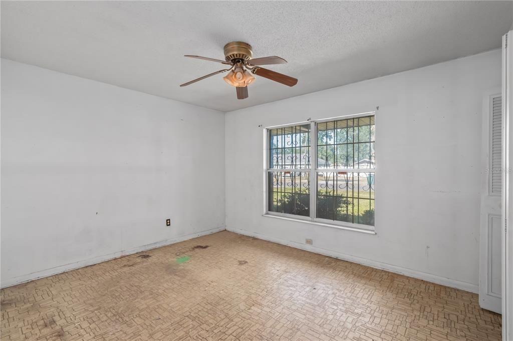 For Sale: $165,000 (4 beds, 2 baths, 2478 Square Feet)