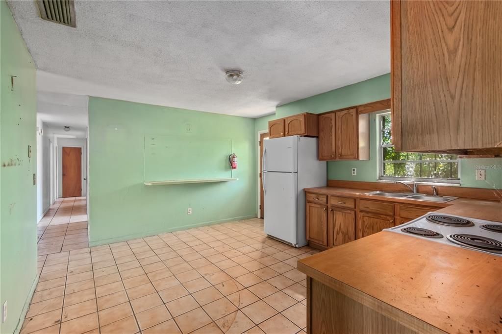 For Sale: $165,000 (4 beds, 2 baths, 2478 Square Feet)