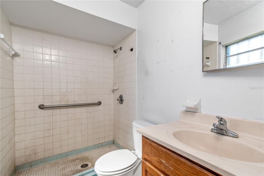 For Sale: $165,000 (4 beds, 2 baths, 2478 Square Feet)