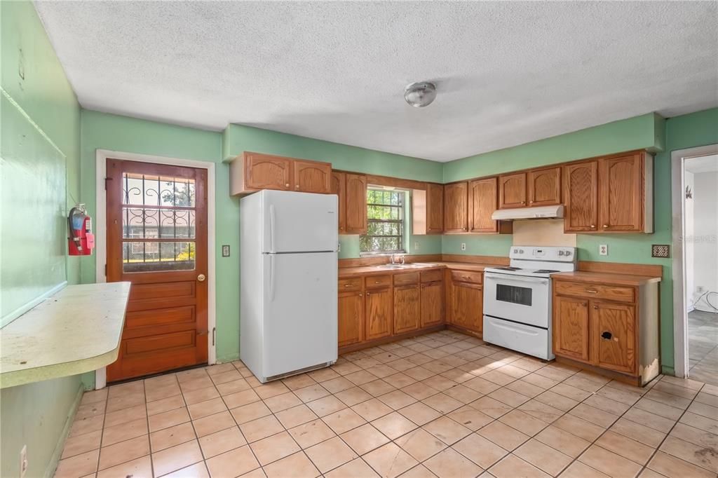 For Sale: $165,000 (4 beds, 2 baths, 2478 Square Feet)