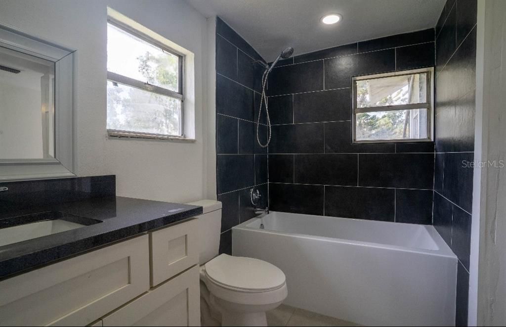 出租: $2,250 (3 贝兹, 2 浴室, 1150 平方英尺)