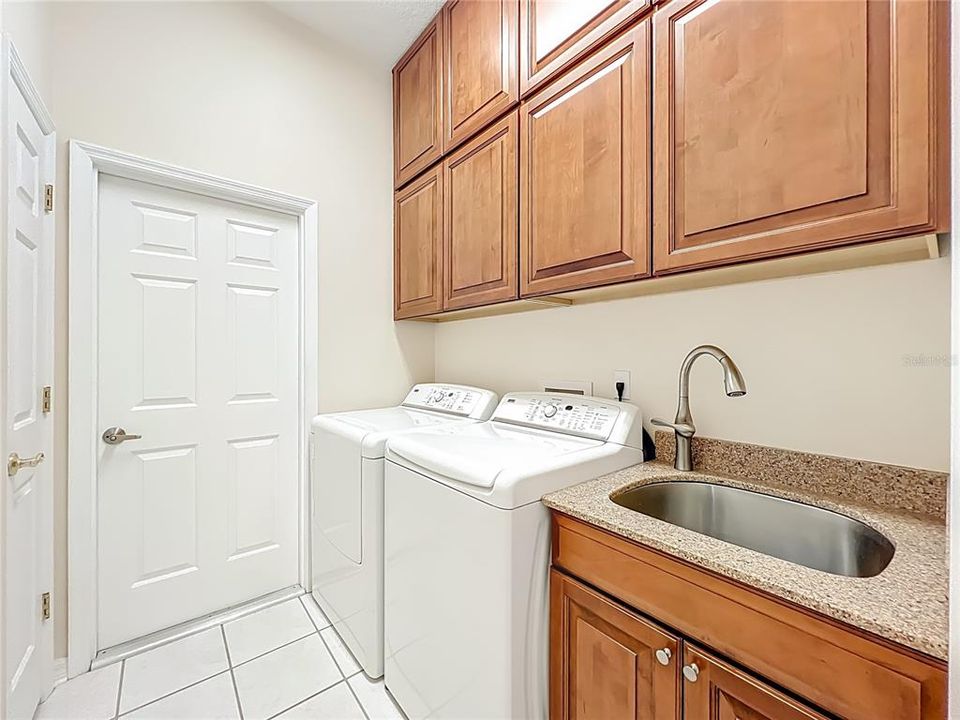 For Sale: $685,000 (4 beds, 3 baths, 2667 Square Feet)