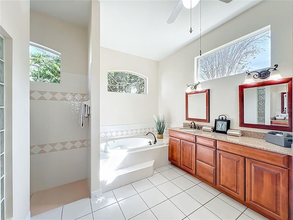 For Sale: $685,000 (4 beds, 3 baths, 2667 Square Feet)