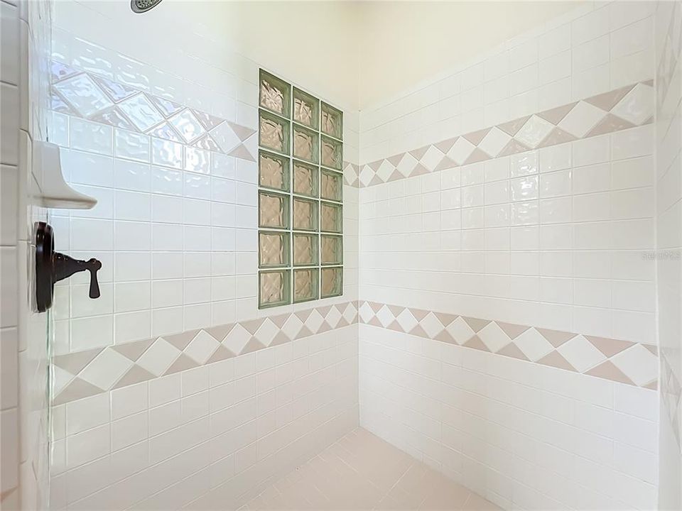 For Sale: $685,000 (4 beds, 3 baths, 2667 Square Feet)