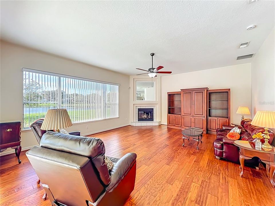 For Sale: $685,000 (4 beds, 3 baths, 2667 Square Feet)