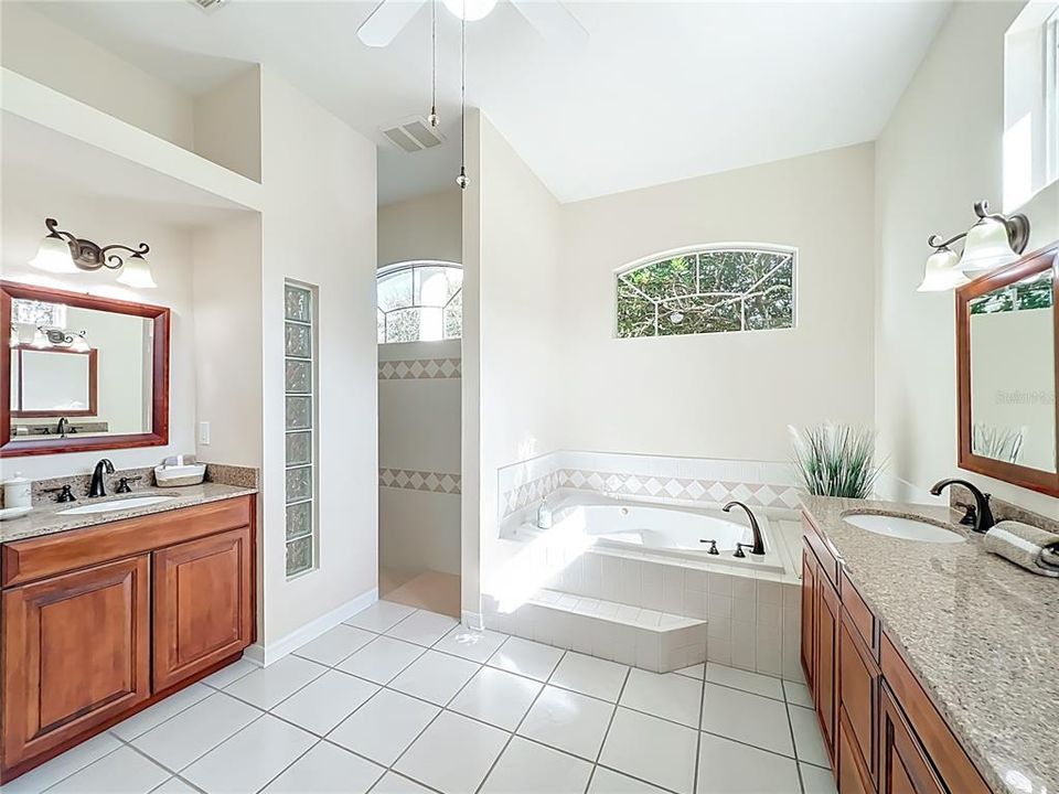 For Sale: $685,000 (4 beds, 3 baths, 2667 Square Feet)