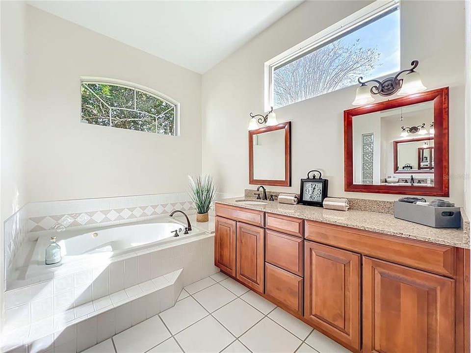 For Sale: $685,000 (4 beds, 3 baths, 2667 Square Feet)