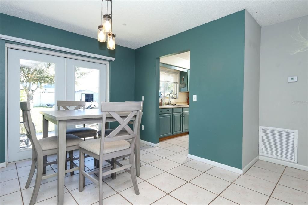 En Venta: $270,000 (2 camas, 2 baños, 1101 Pies cuadrados)