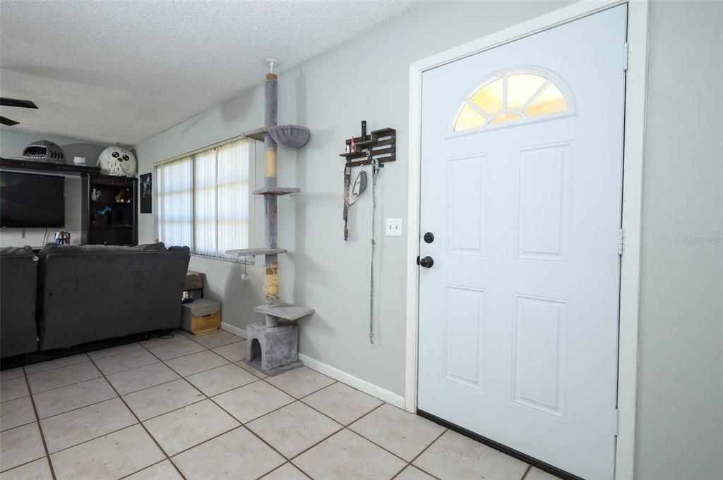 En Venta: $270,000 (2 camas, 2 baños, 1101 Pies cuadrados)