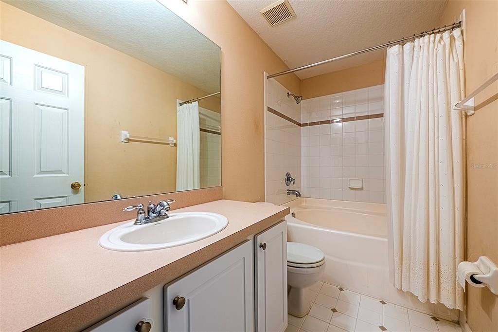 待售: $262,000 (2 贝兹, 2 浴室, 1538 平方英尺)