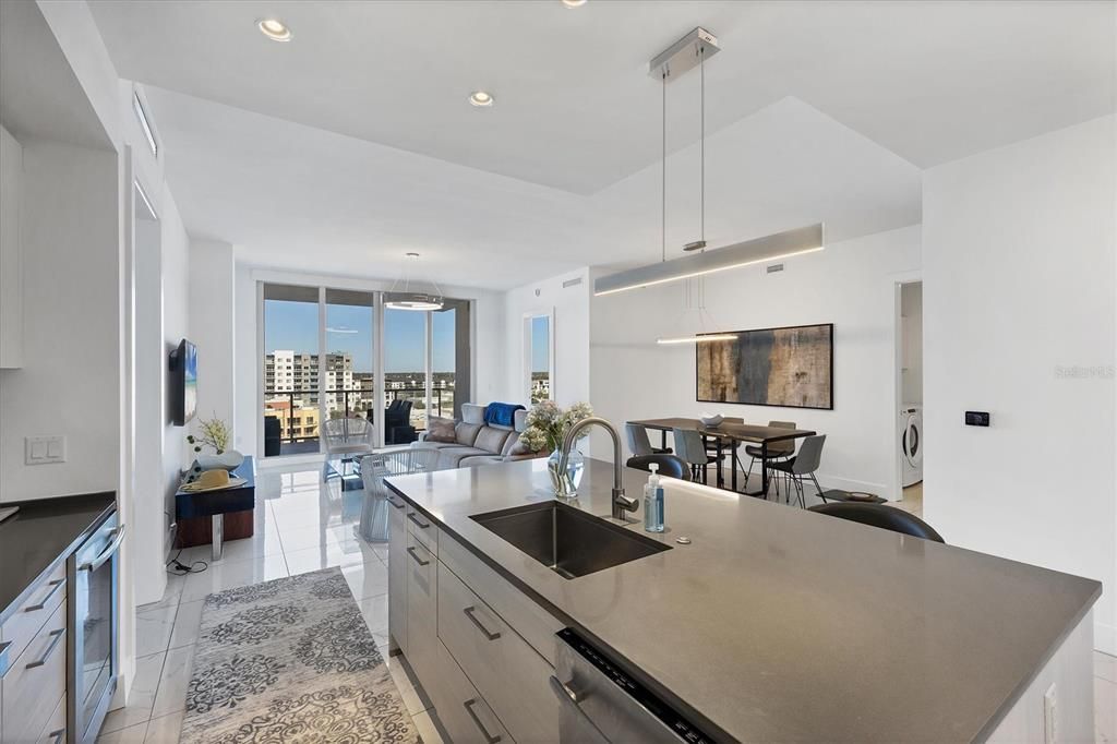 For Sale: $1,295,000 (2 beds, 2 baths, 1585 Square Feet)