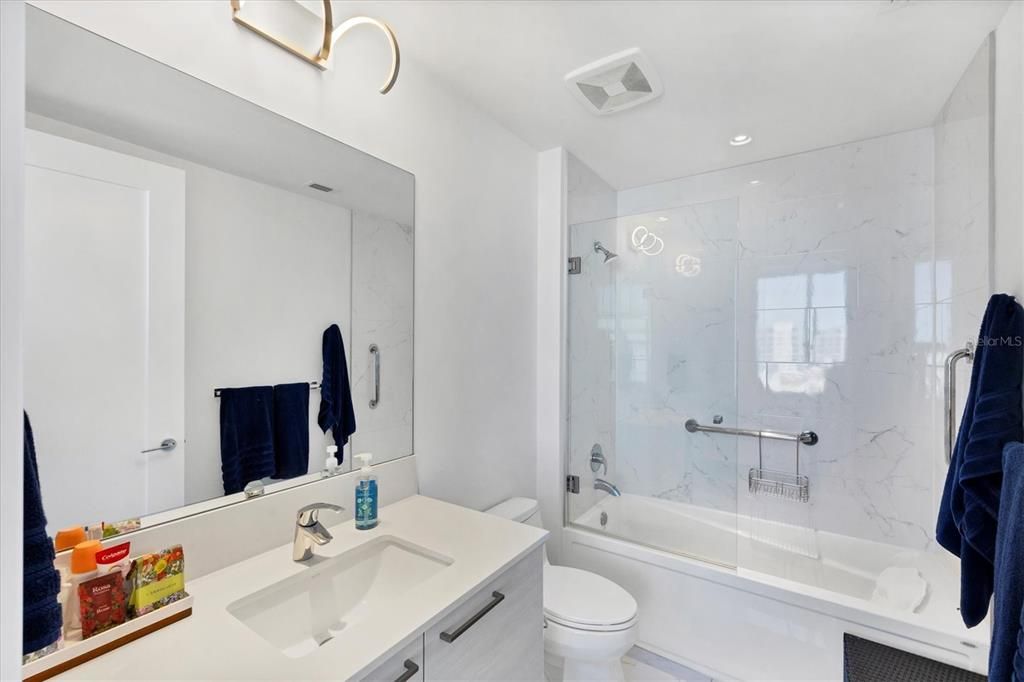 For Sale: $1,295,000 (2 beds, 2 baths, 1585 Square Feet)