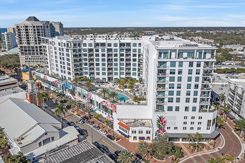 For Sale: $1,295,000 (2 beds, 2 baths, 1585 Square Feet)