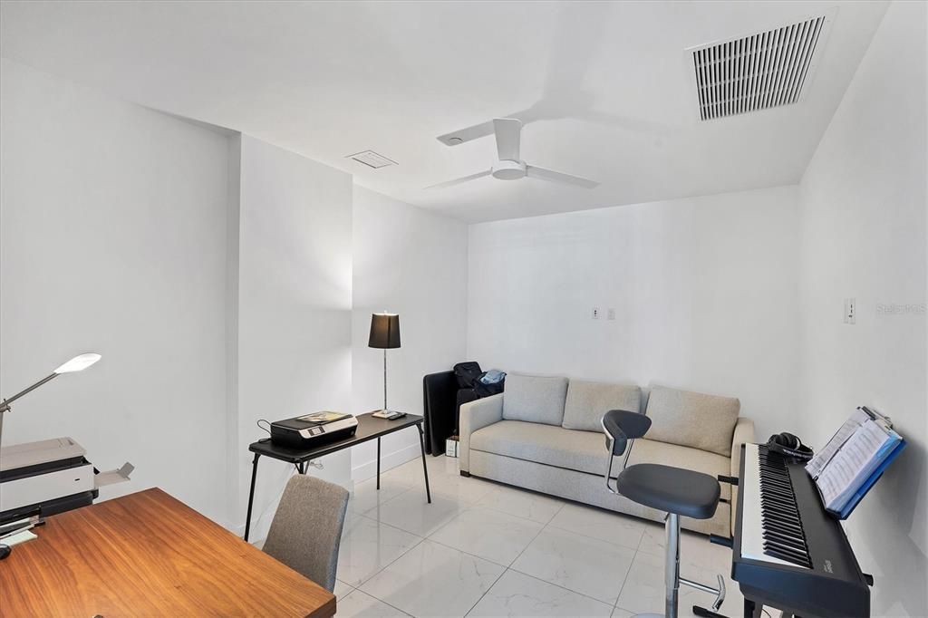 For Sale: $1,295,000 (2 beds, 2 baths, 1585 Square Feet)
