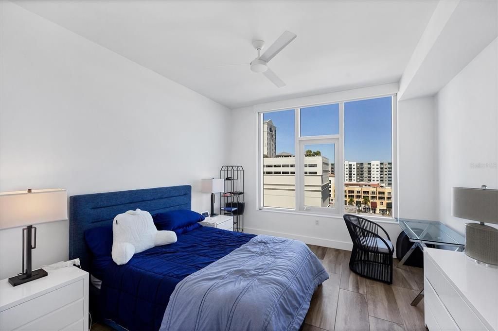 For Sale: $1,295,000 (2 beds, 2 baths, 1585 Square Feet)