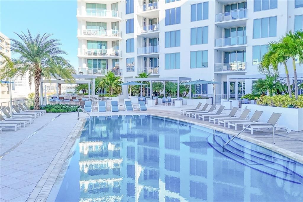 For Sale: $1,295,000 (2 beds, 2 baths, 1585 Square Feet)