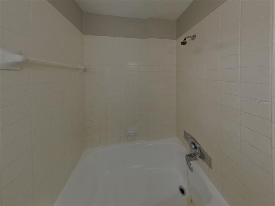 合同活跃: $1,779 (2 贝兹, 2 浴室, 1232 平方英尺)