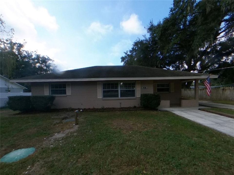 合同活跃: $1,779 (2 贝兹, 2 浴室, 1232 平方英尺)