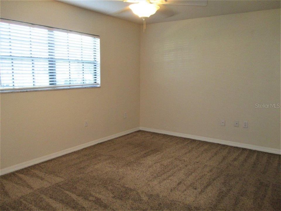 出租: $1,675 (1 贝兹, 1 浴室, 715 平方英尺)