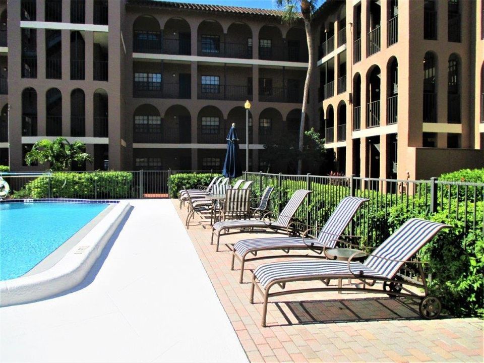 出租: $1,675 (1 贝兹, 1 浴室, 715 平方英尺)