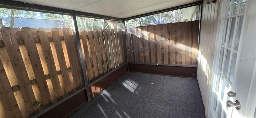 合同活跃: $148,700 (2 贝兹, 2 浴室, 1027 平方英尺)