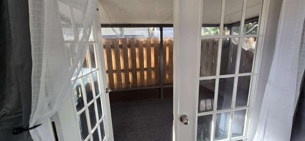 合同活跃: $148,700 (2 贝兹, 2 浴室, 1027 平方英尺)