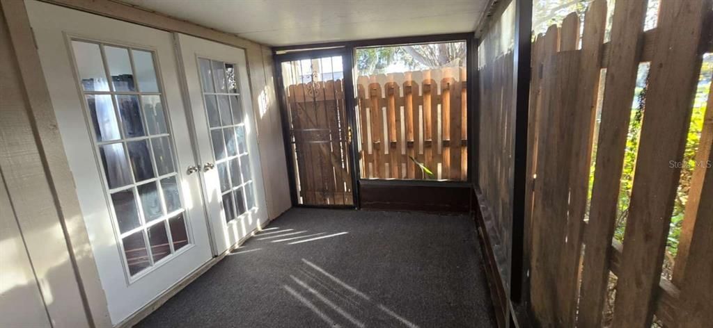 合同活跃: $148,700 (2 贝兹, 2 浴室, 1027 平方英尺)