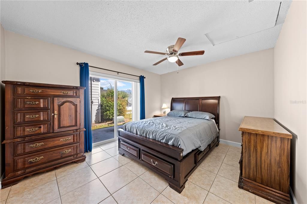 Active With Contract: $155,000 (1 beds, 1 baths, 595 Square Feet)